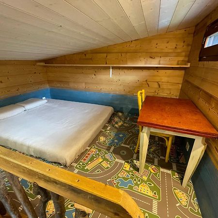 La Tiny House De Chaparon Lejlighed Lathuile Eksteriør billede